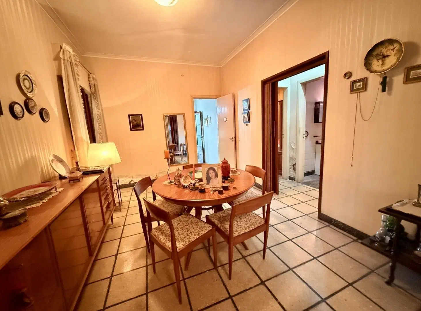 Casa a refaccionar dos dormitorios cochera para dos vehiculos y parque 2