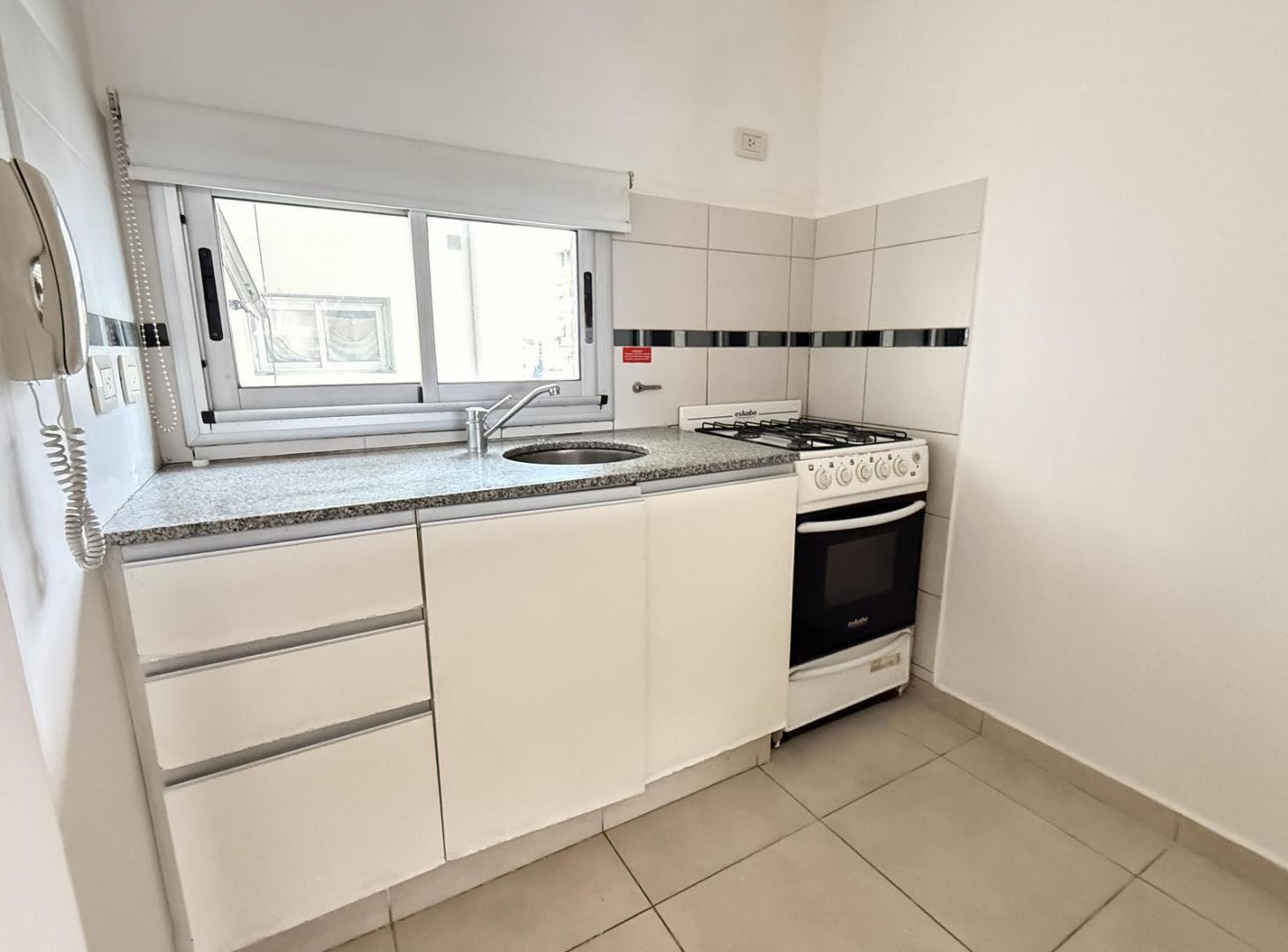Foto de Departamento monoambiente en alquiler sobre avenida 13 parque saavedra, imagen 4