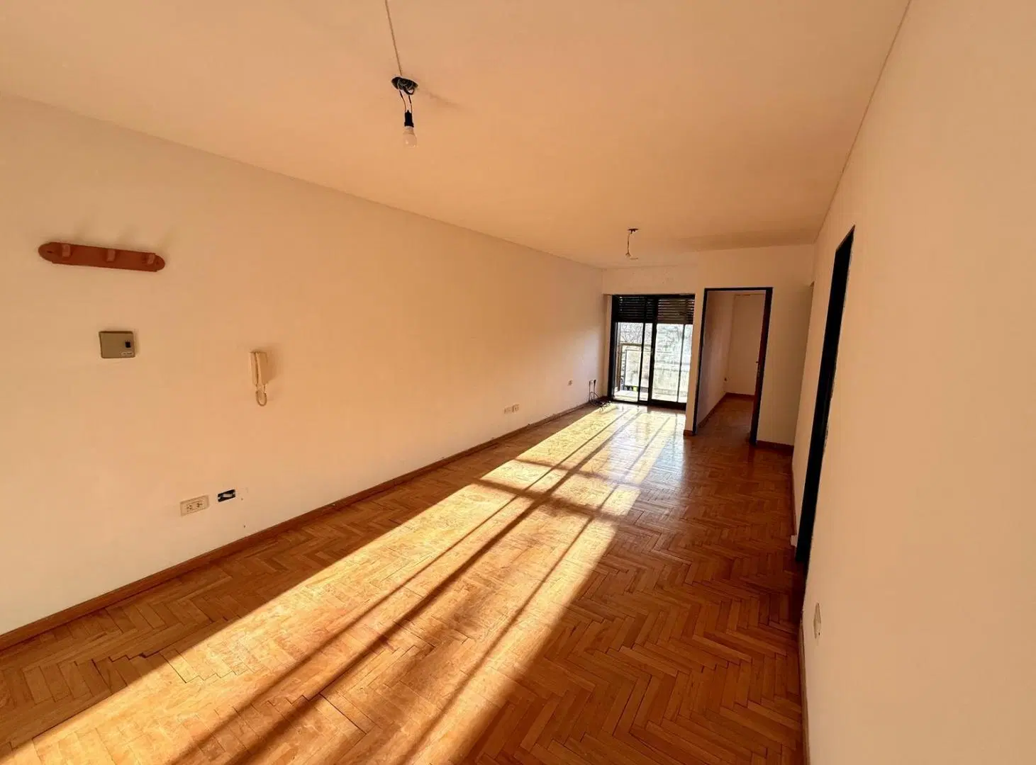 Departamento de un dormitorio con balcon en alquiler sobre av. 44 3