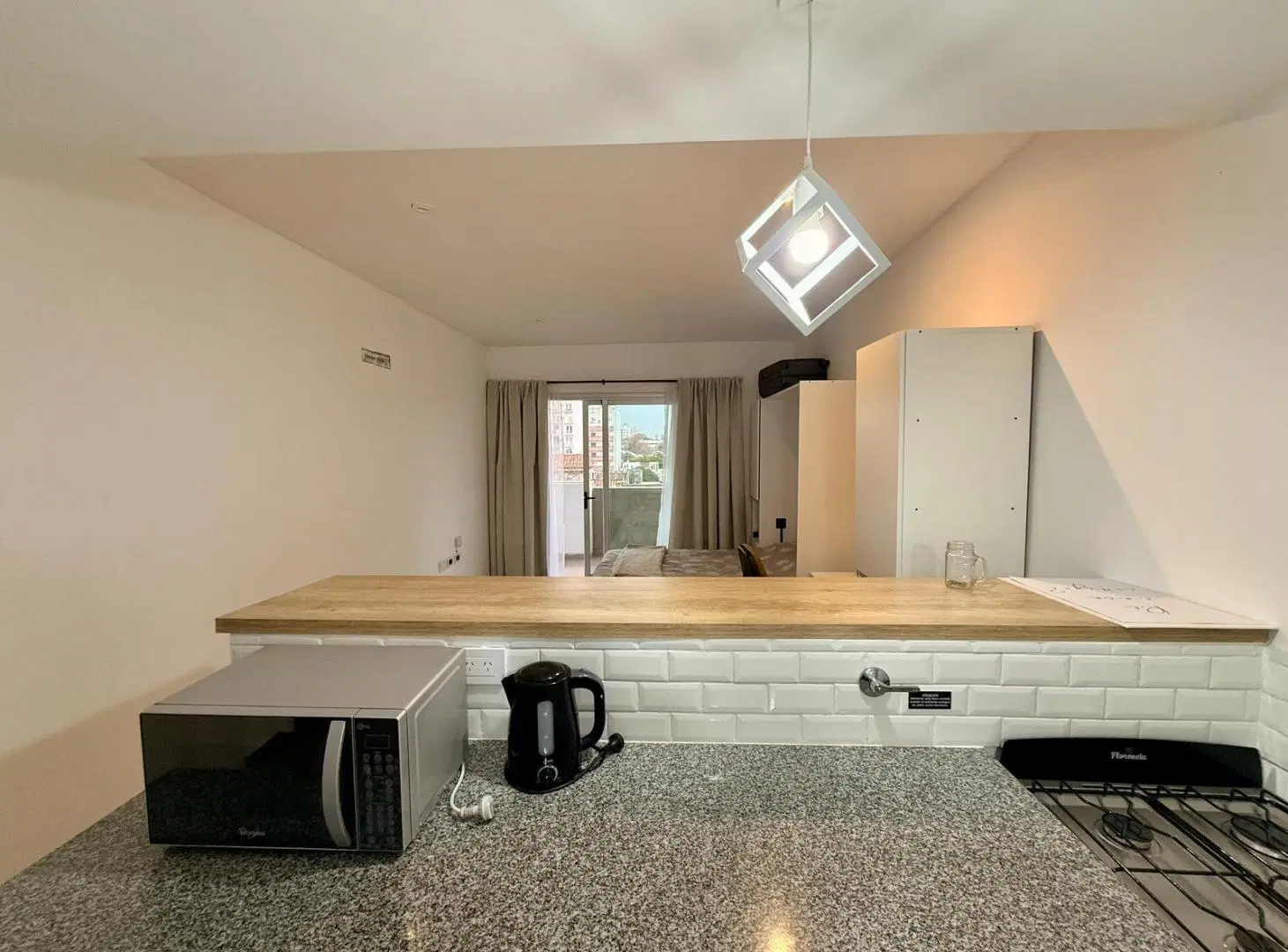 Departamento monoambiente en venta en La Plata sobre 7 con cochera 5