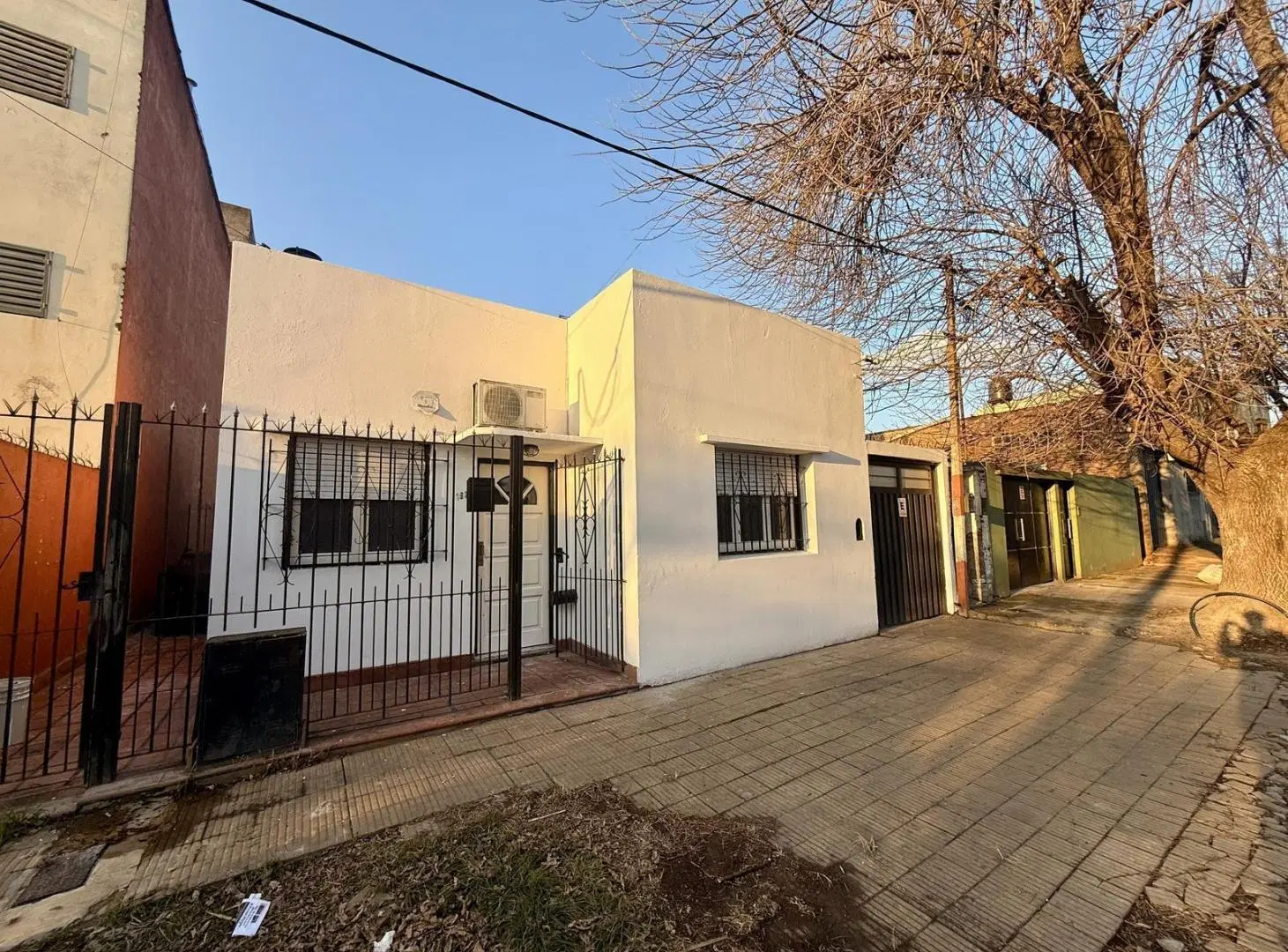 Casa en alquiler de dos o tres dormitorios con parque 1