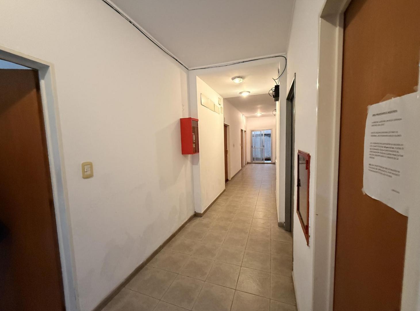 Foto de Departamento monoambiente en alquiler a metros de diagonal 79, imagen 1