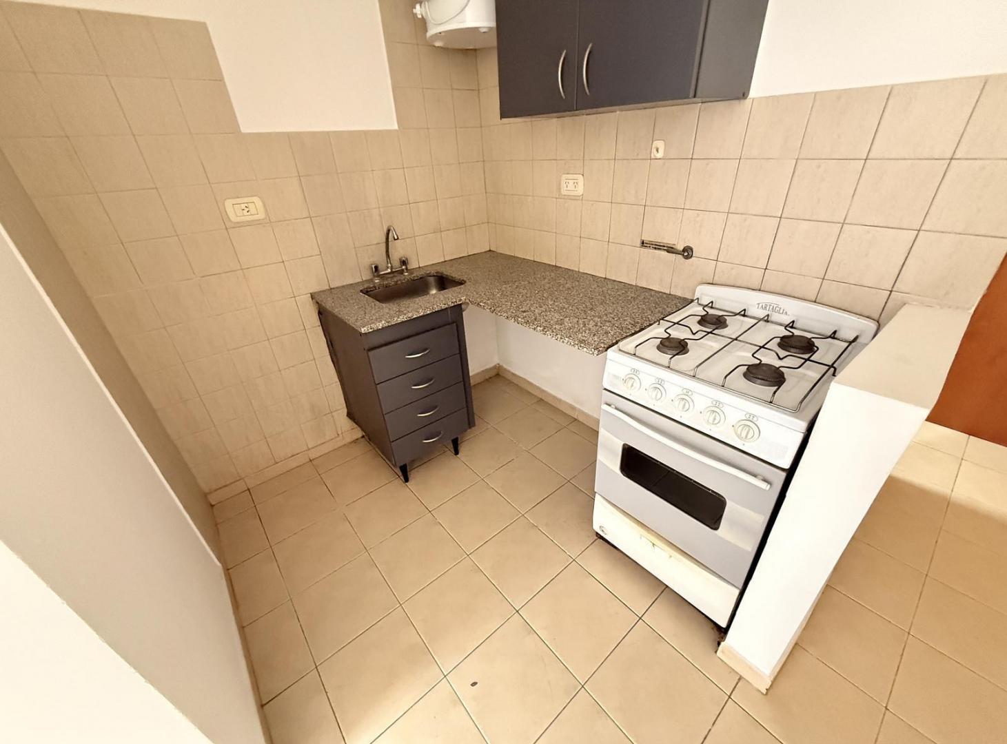 Foto de Departamento monoambiente en alquiler a metros de diagonal 79, imagen 3