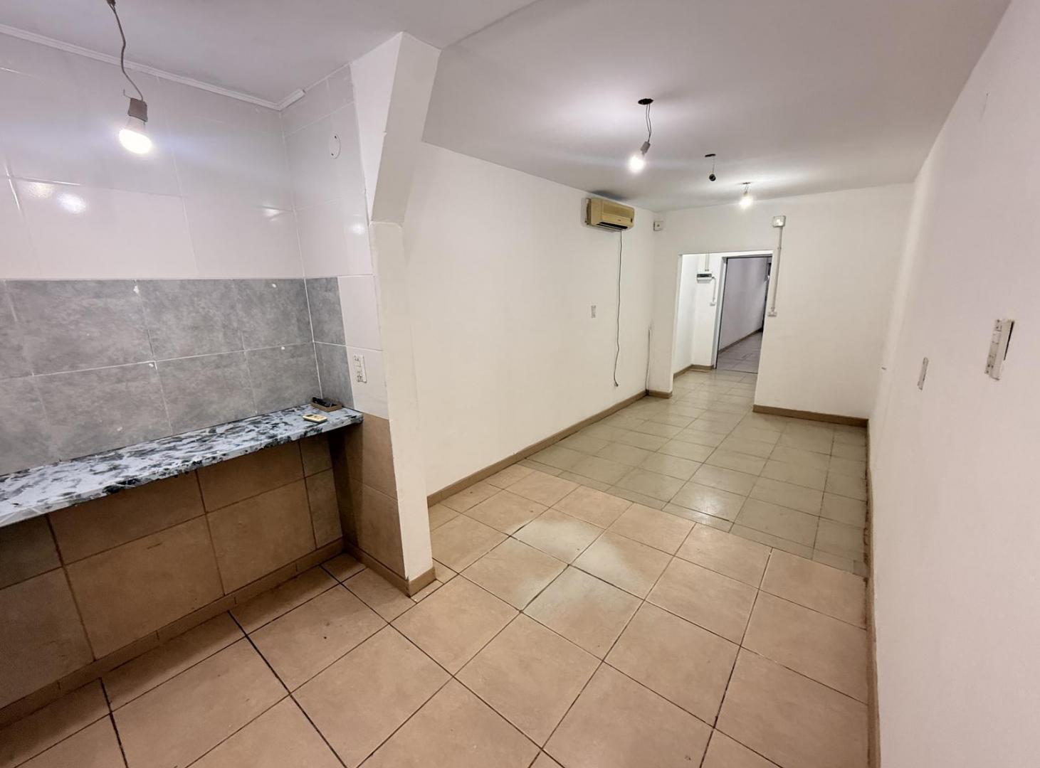 Foto de Local o deposito en alquiler sobre avenida 19, imagen 2