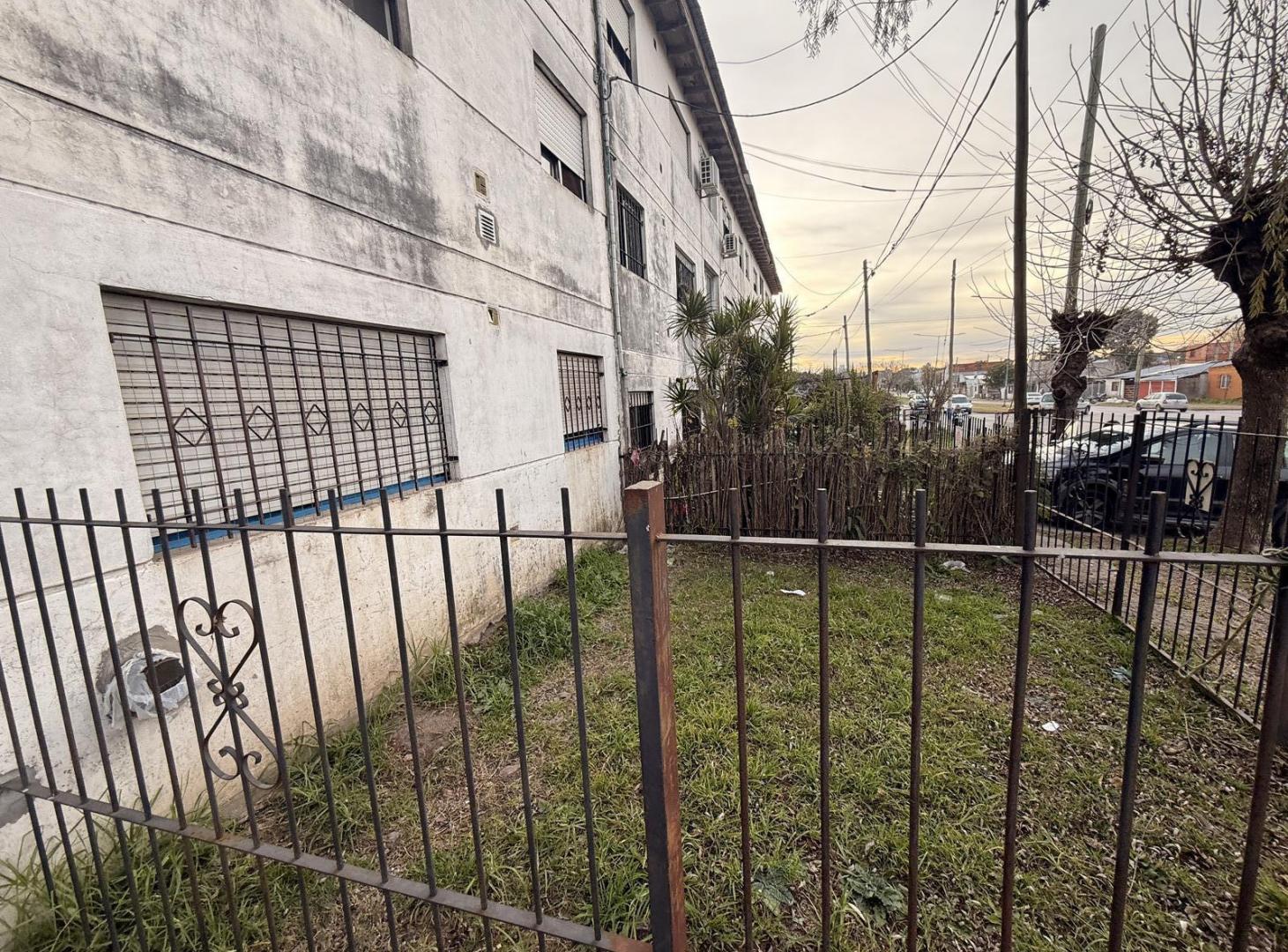 Foto de Departamento en planta baja de dos dormitorios con patio y garage, imagen 3
