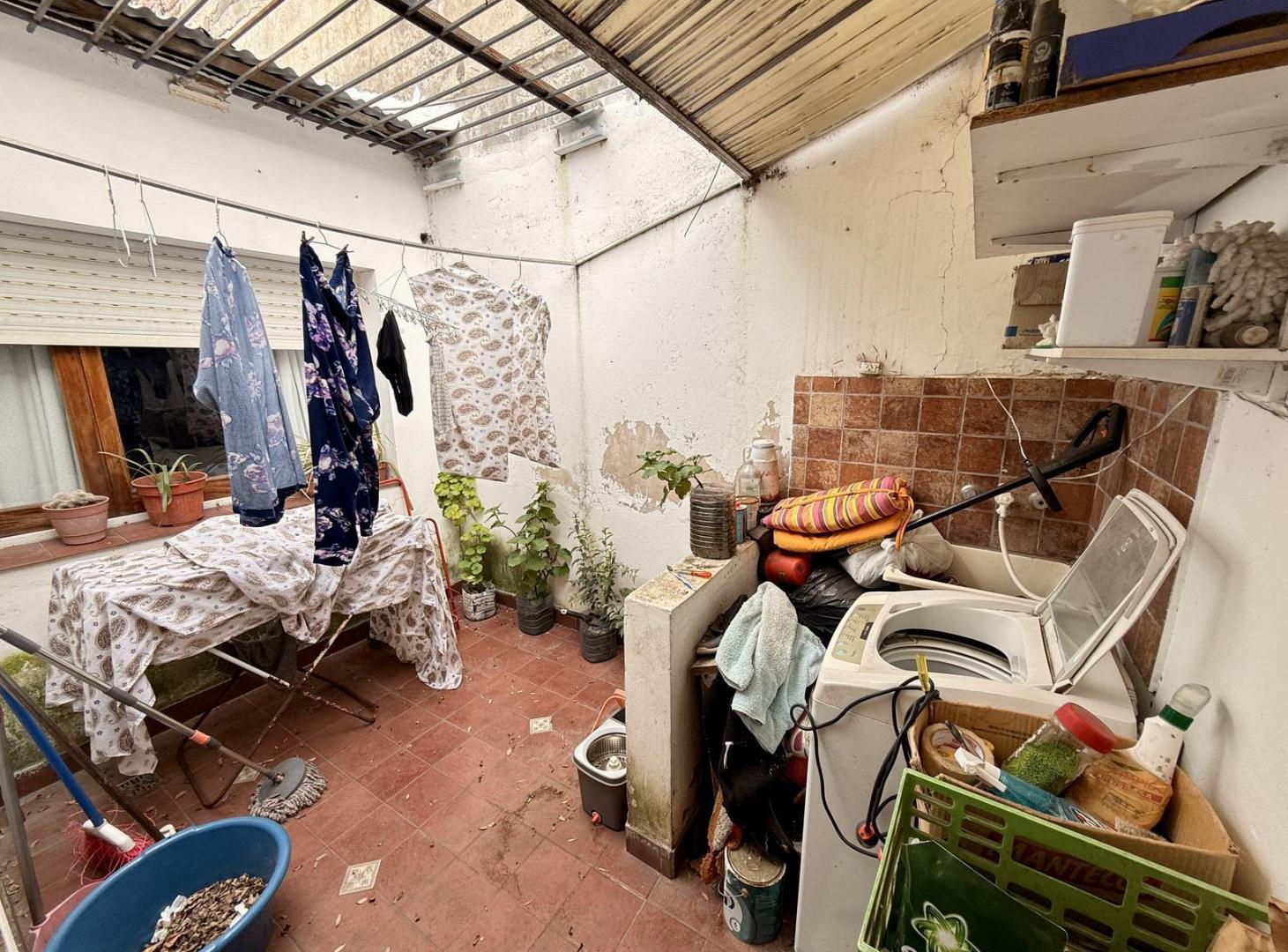 Foto de Casa en venta en La Plata meridiano v con dos dormitorios y parque, imagen 5