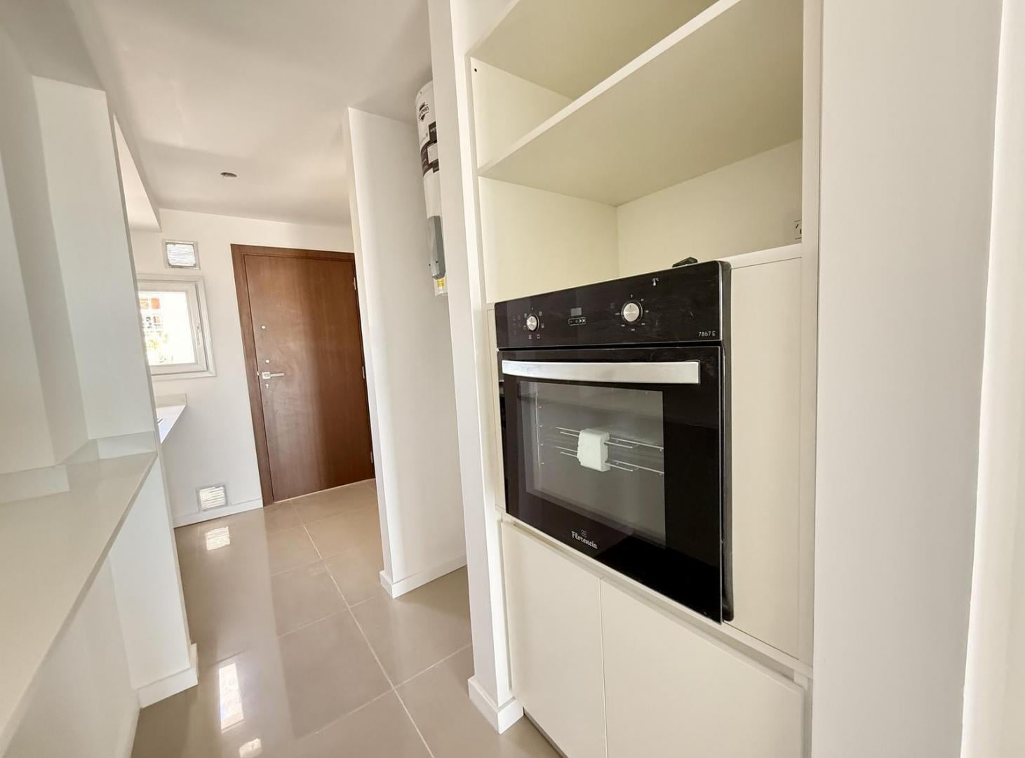 Foto de departamento semi piso de categoria en La Plata dos dormitorios con, imagen 2