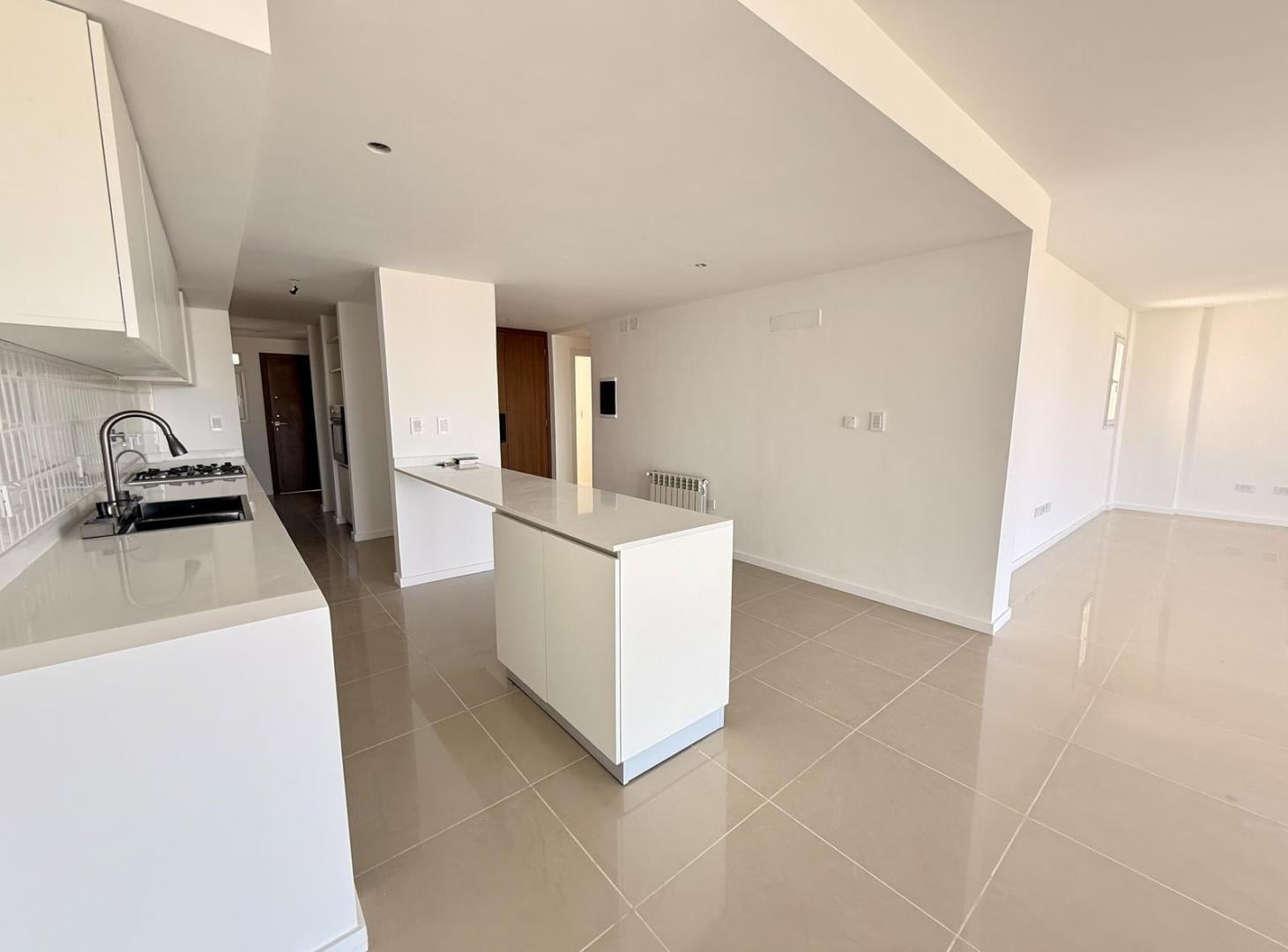 Foto de departamento semi piso de categoria en La Plata dos dormitorios con, imagen 1