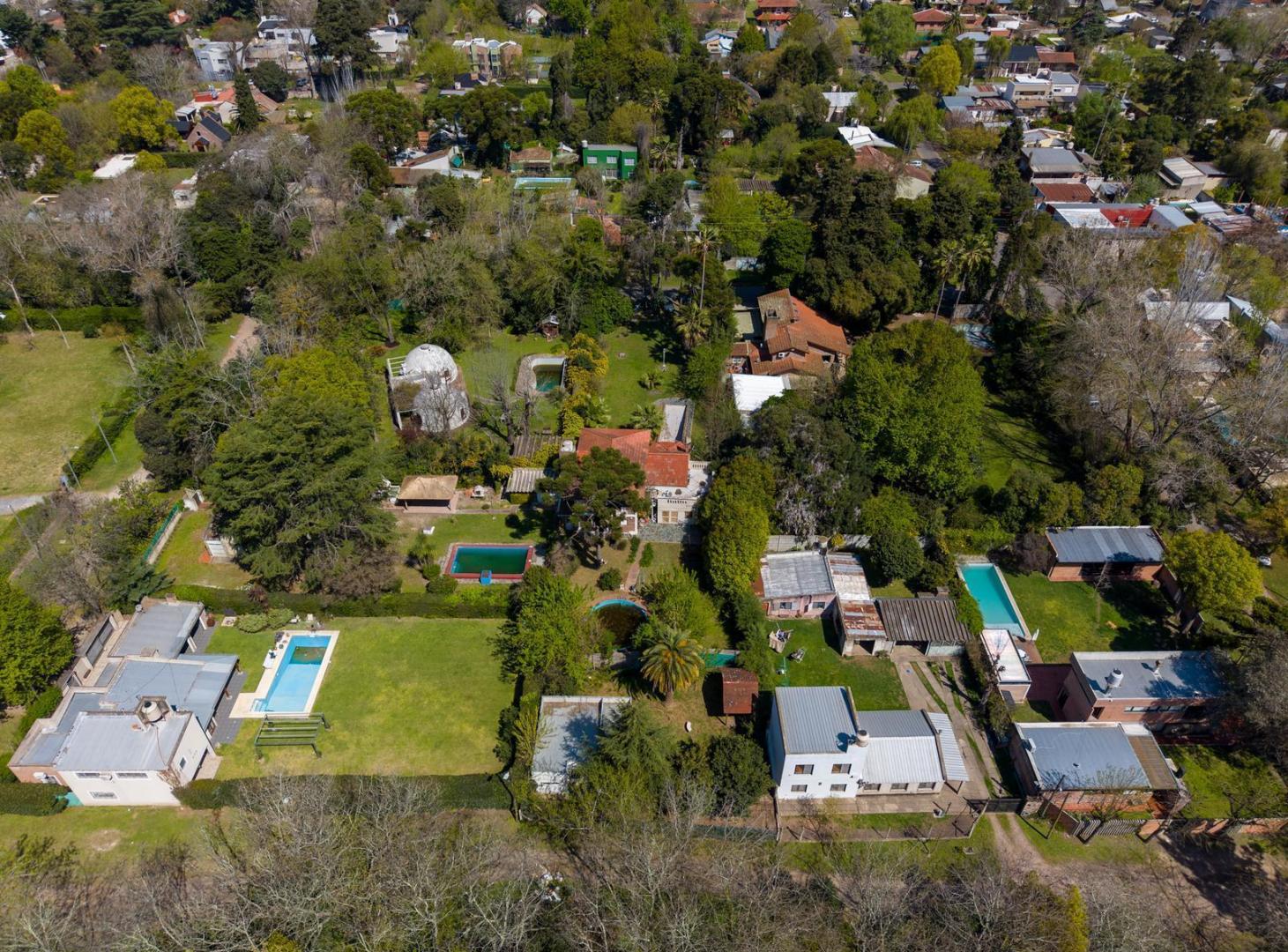Foto de Casa en venta con parque y pileta en City Bell cuatro dormitorios dos, imagen 5