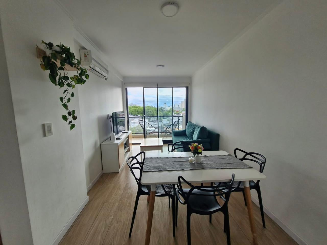 Foto de Departamento de un dormitorio con balcon corrido en zona facultades, imagen 4
