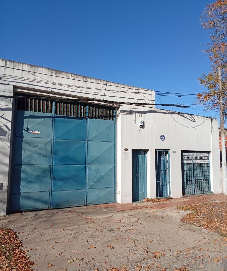 Galpón con Oficinas en alquiler. PERDRIEL 1500 Rosario.
