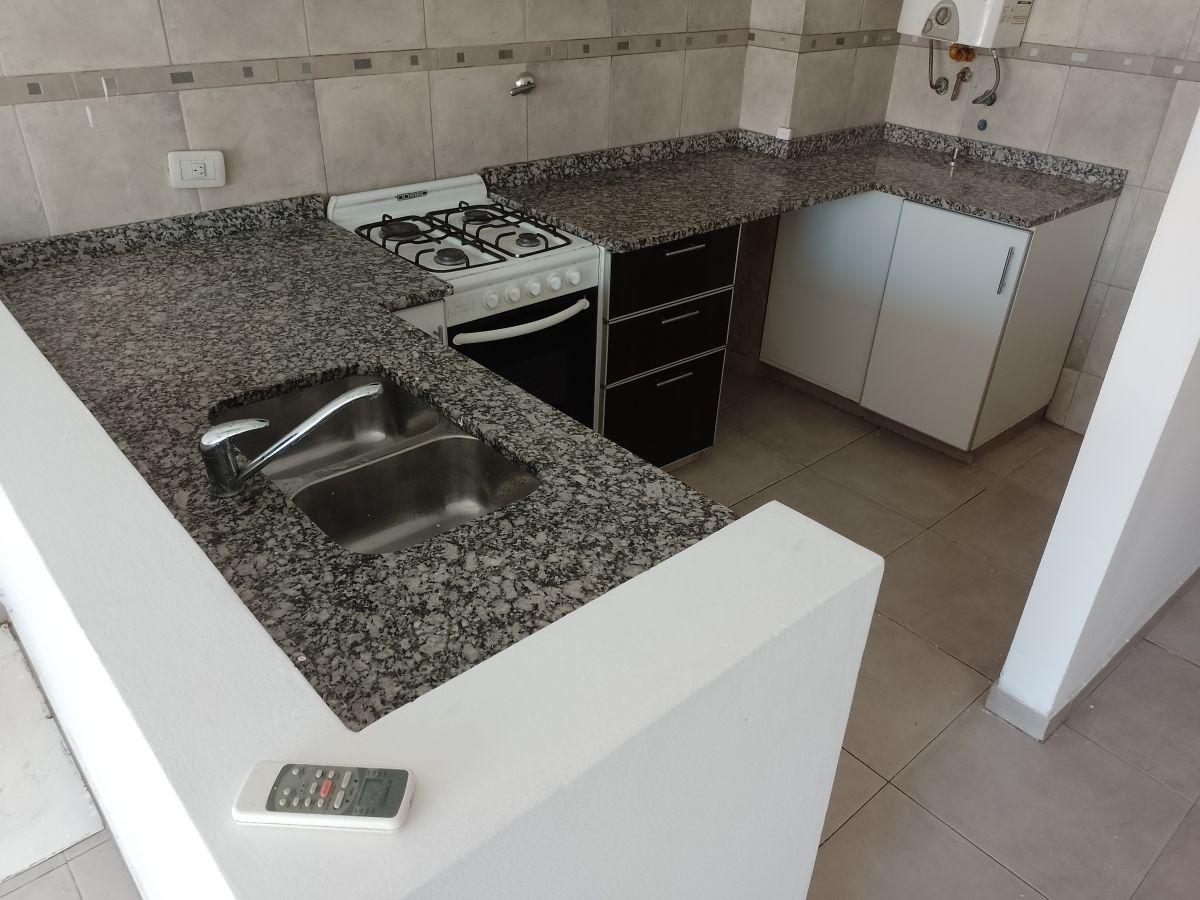 Departamento en Alquiler o Venta Dos Ambientes con Balcón en Avellaneda Centro