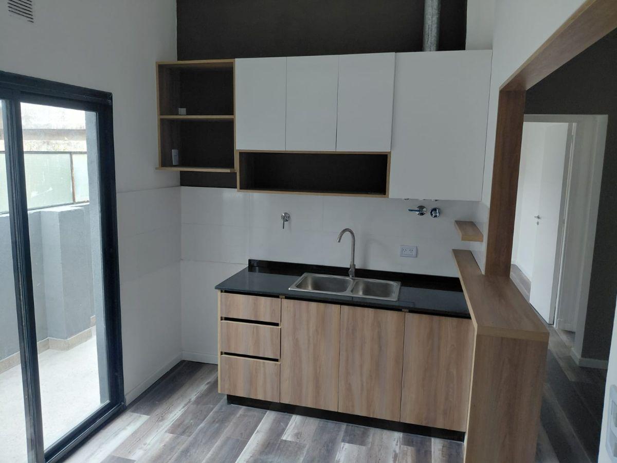 Foto de PH 3 Ambientes Reciclado a Nuevo | Balcón y Sin Expensas | APTO, imagen 4