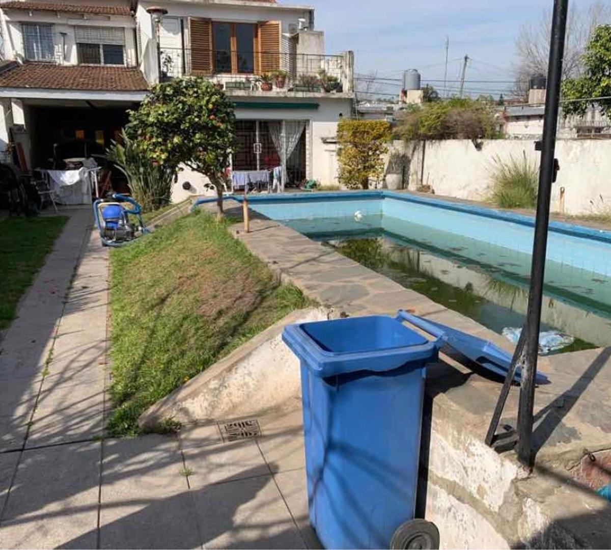 Casa en Venta Dos Plantas en Merlo Centro 1