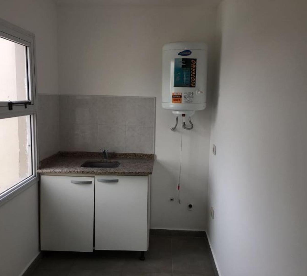 Venta Departamento 2 Ambientes con Cochera y Terraza Merlo C 2