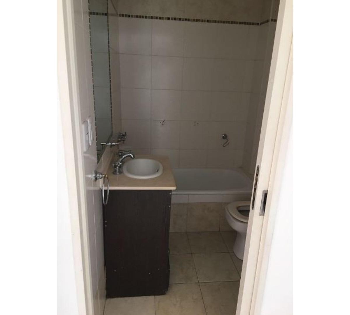 Venta Departamento 2 Ambientes con Cochera y Terraza Merlo C 5
