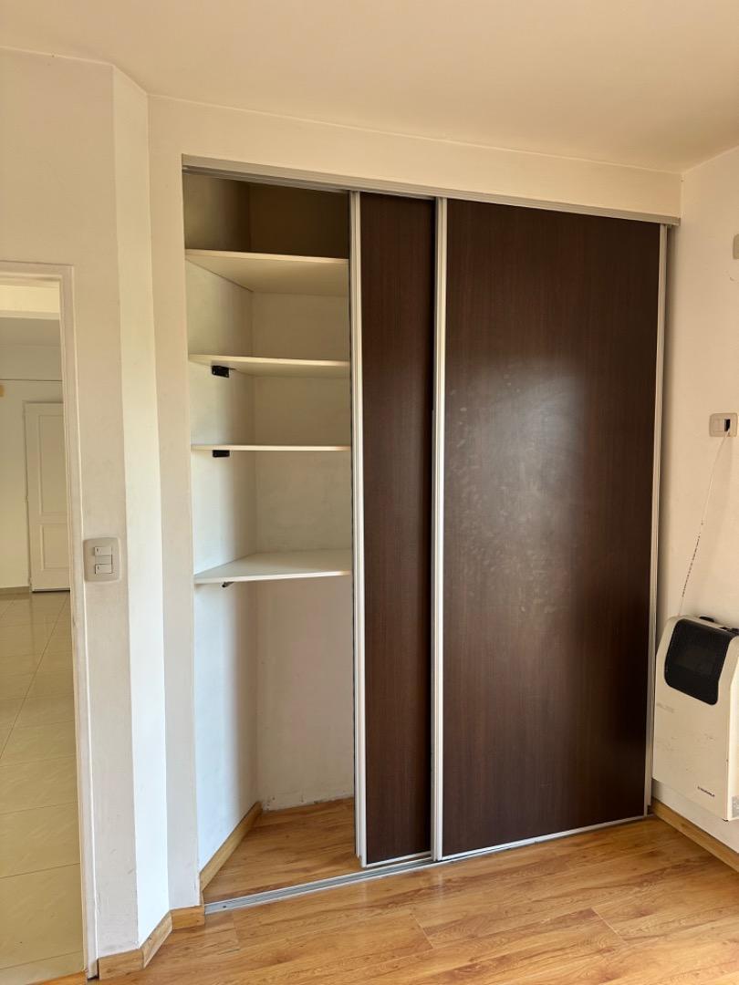 Venta Departamento Merlo 2 Amb con Cochera 4