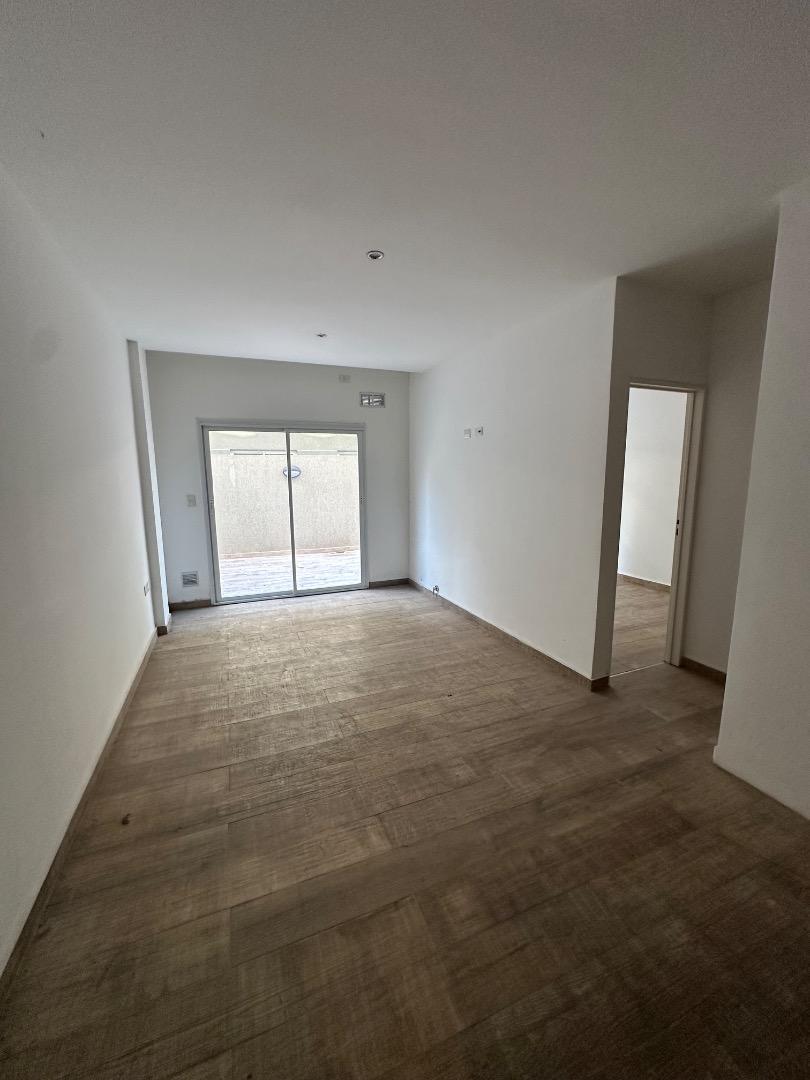 Venta Departamento 2 Ambientes a Estrenar con Patio 3