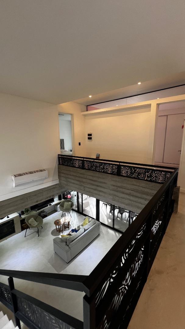 Casa en Venta - Barrio Solares de Zapiola 2