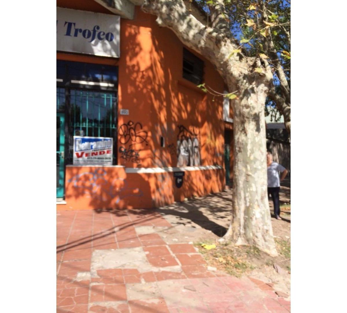Esquina Comercial , Merlo Centro , Venta