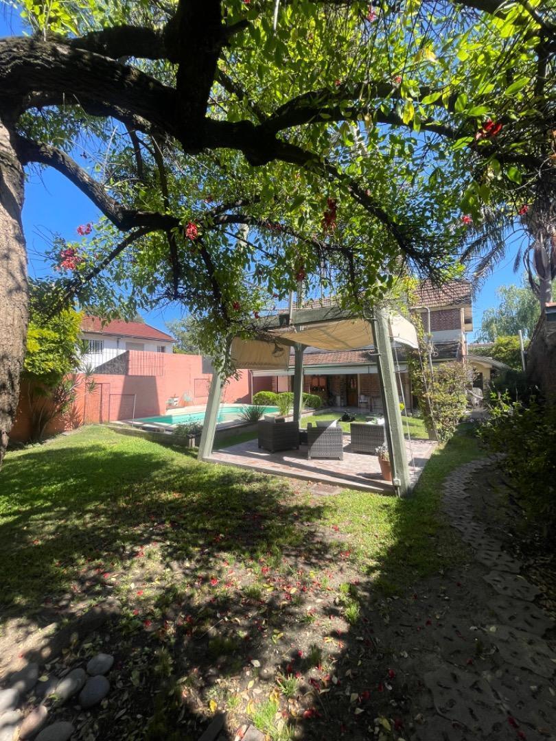 Única Casa de Estilo en Ituzaingo Sur 2