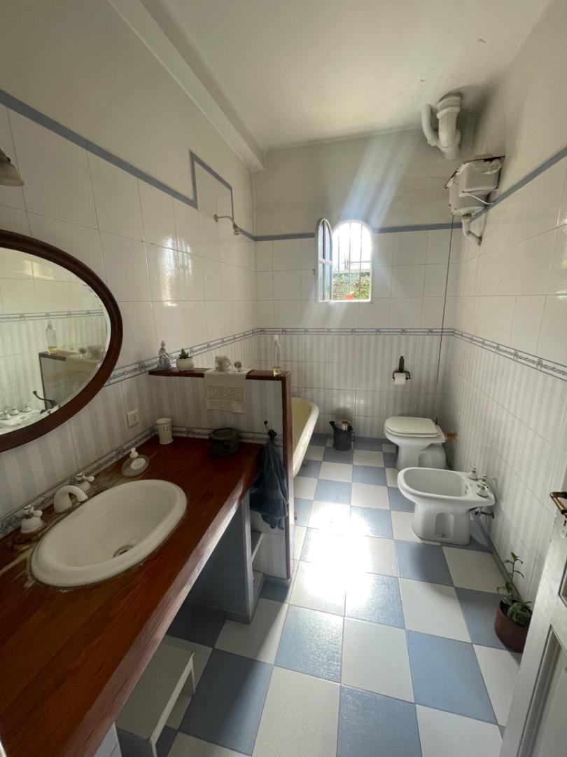 Única Casa de Estilo en Ituzaingo Sur 1