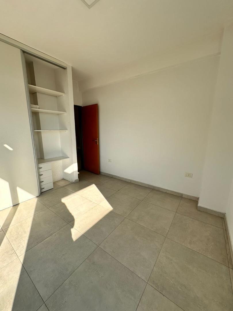 Foto de VENTA DEPARTAMENTO 2 AMBIENTES CON COCHERA MORENO CENTRO, imagen 5
