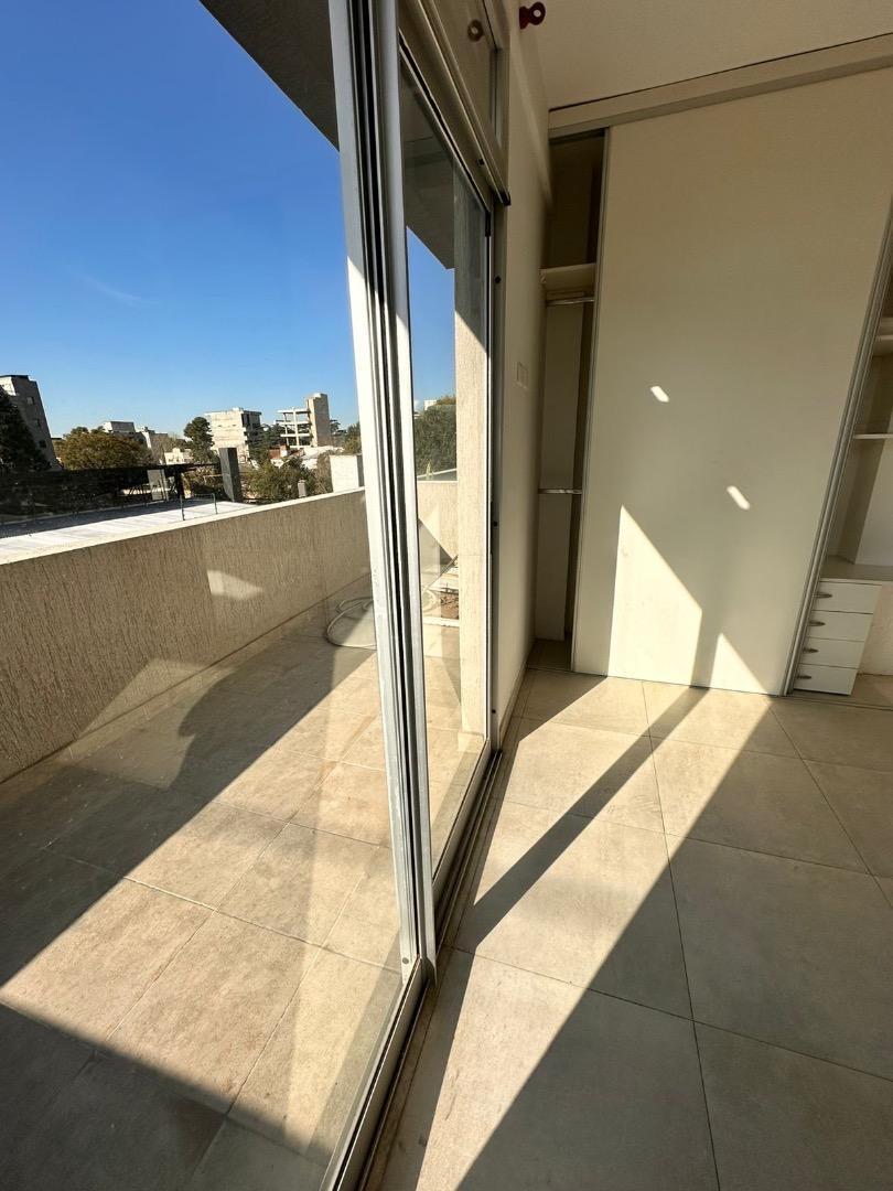 Foto de VENTA DEPARTAMENTO 2 AMBIENTES CON COCHERA MORENO CENTRO, imagen 2