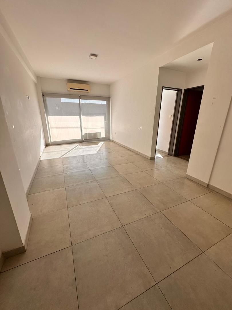 Foto de VENTA DEPARTAMENTO 2 AMBIENTES CON COCHERA MORENO CENTRO, imagen 3