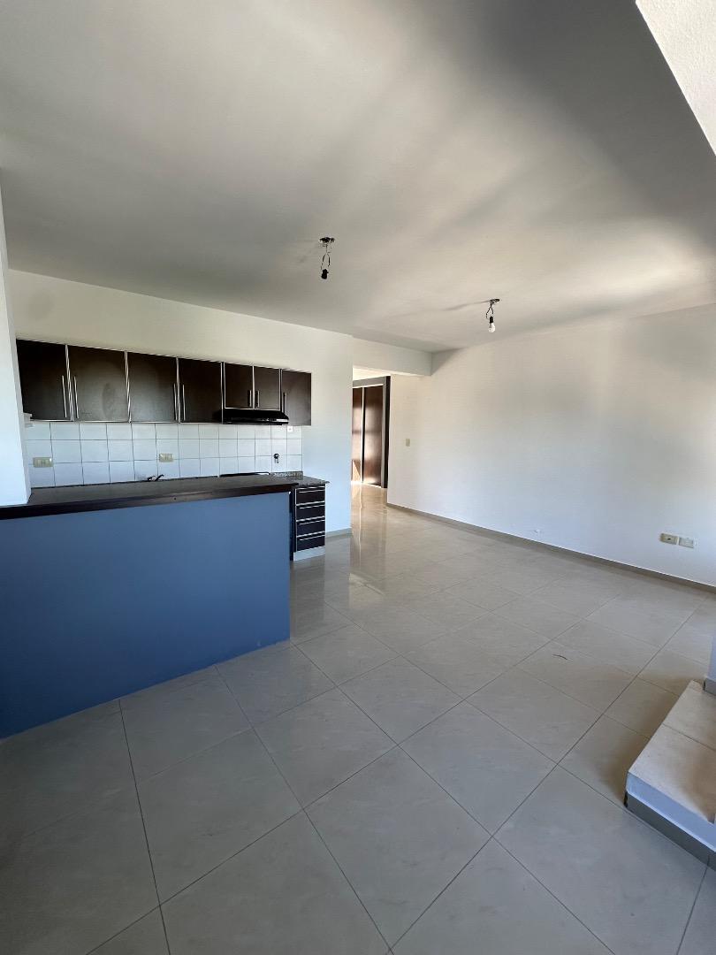 Venta Departamento 3 Ambientes con Cochera Merlo Centro 4