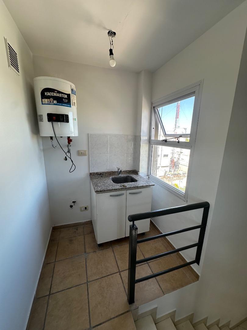 Venta Departamento 3 Ambientes con Cochera Merlo Centro 2