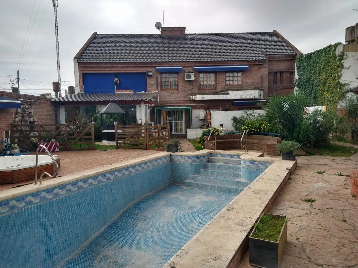 VENTA CHALET 5 DORMITORIOS MERLO PILETA CENTRO 5