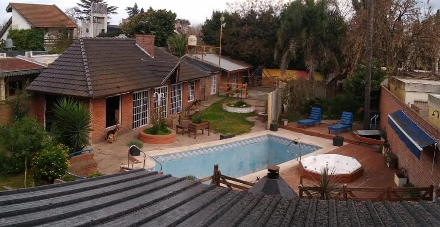 VENTA CHALET 5 DORMITORIOS MERLO PILETA CENTRO 3