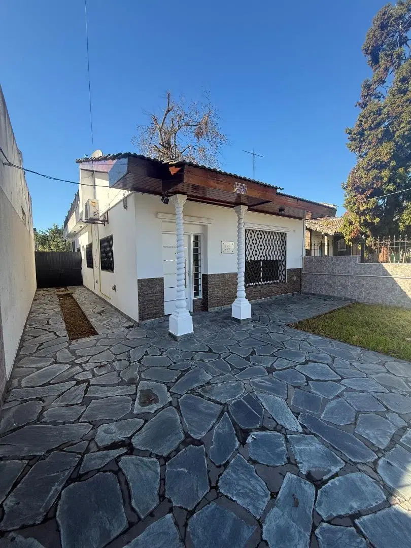 CASA EN VENTA MERLO CENTRO IDEAL PROFESIONAL 3
