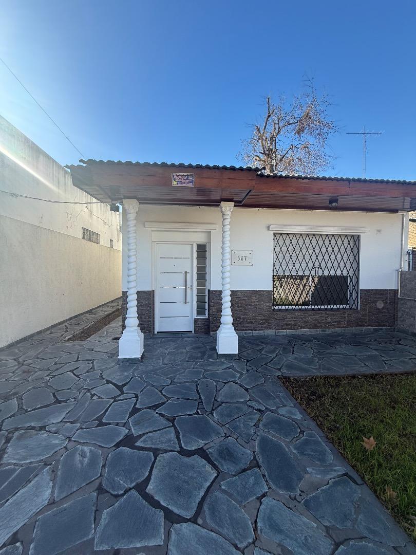 CASA EN VENTA MERLO CENTRO IDEAL PROFESIONAL