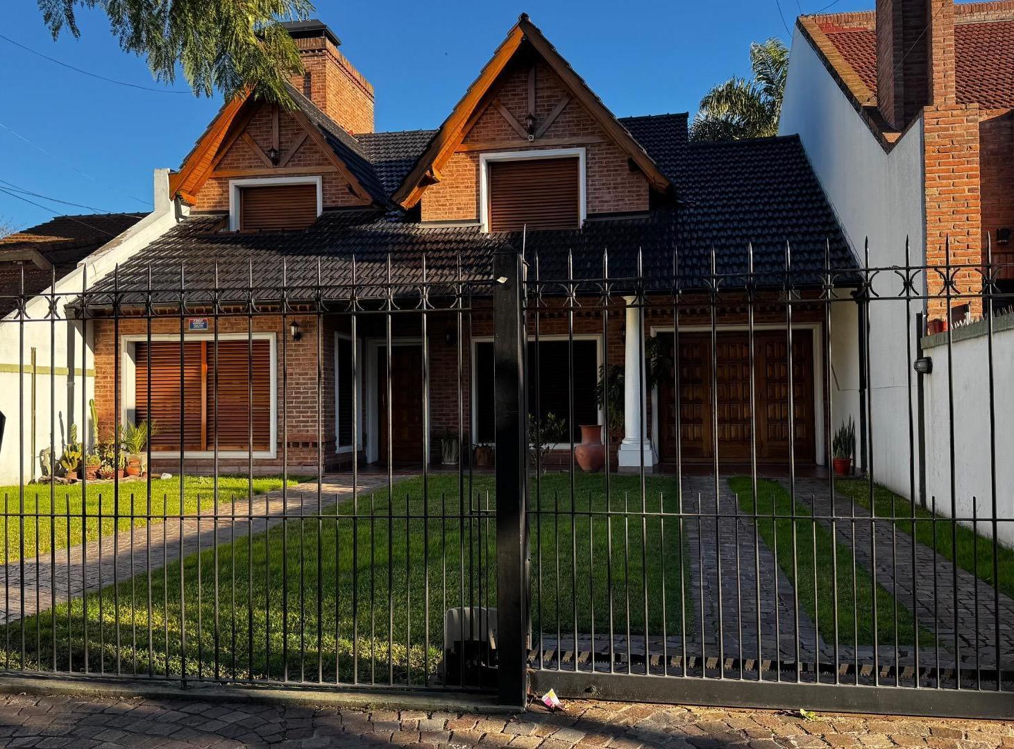 CASA EN VENTA - MERLO
