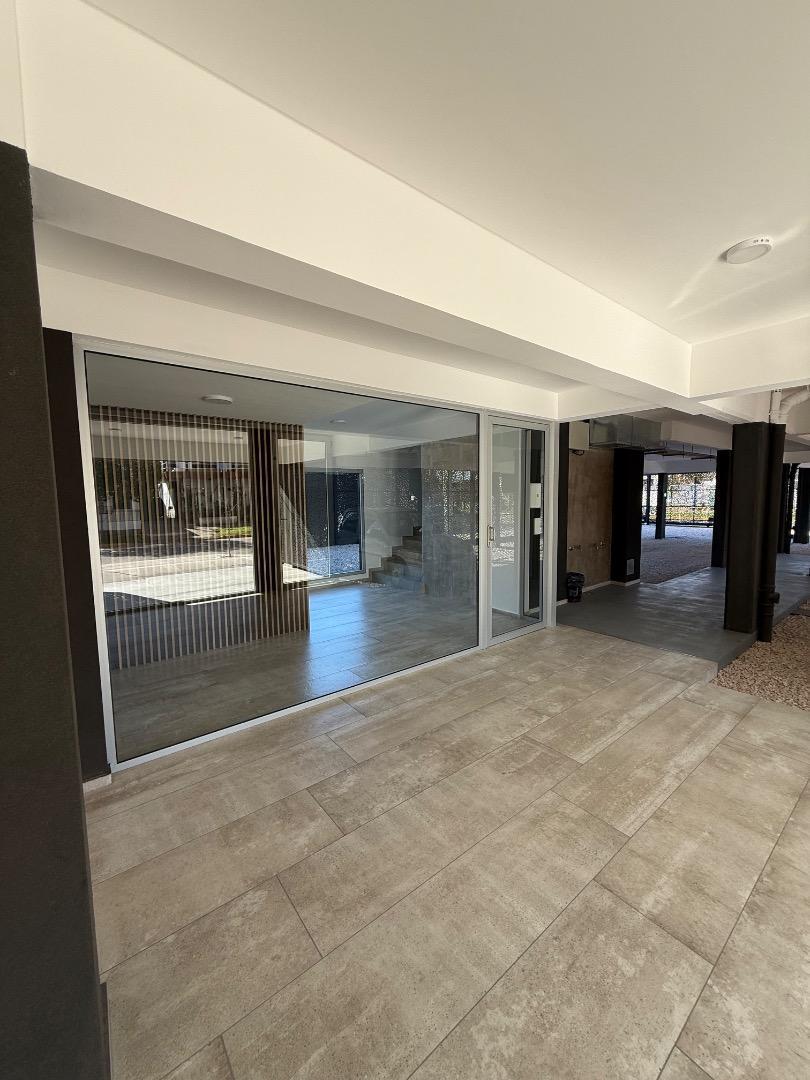 Foto de VENTA DEPARTAMENTO 2 AMBIENTES A ESTRENAR CON COCHERA, imagen 2