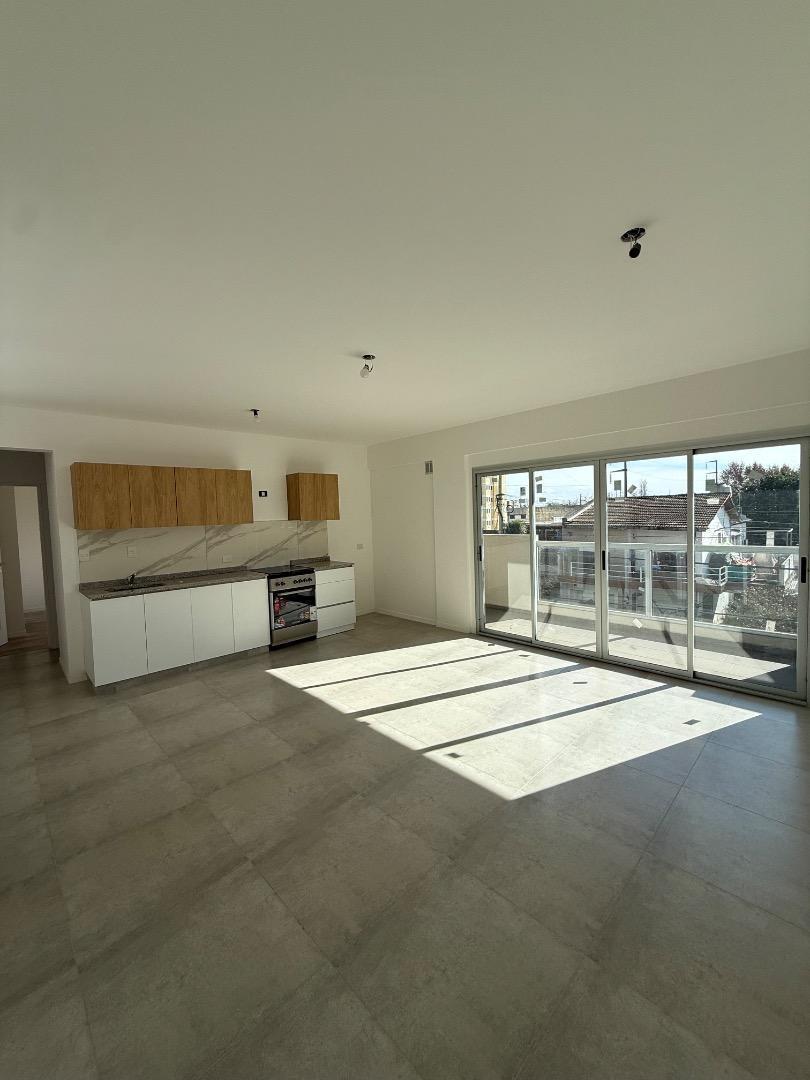 Foto de VENTA DEPARTAMENTO 2 AMBIENTES A ESTRENAR CON COCHERA, imagen 4