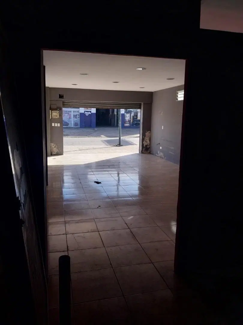 ALQUILER LOCAL COMERCIAL SOBRE BALBIN MERLO 5