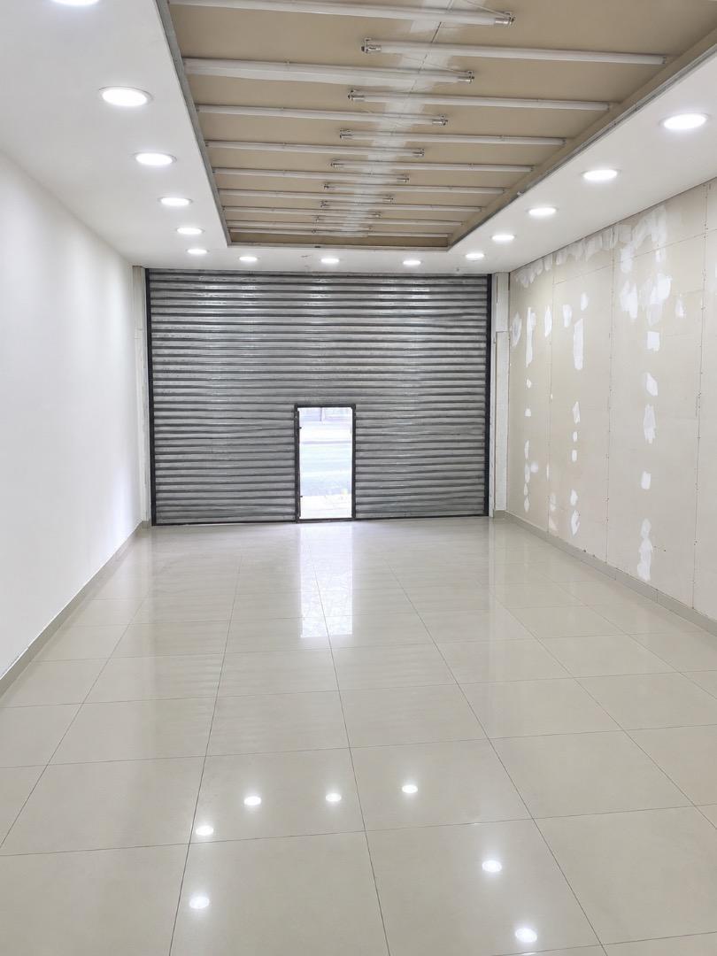 Foto de LOCAL EN ALQUILER- AV. LIBERTADOR MERLO CENTRO, imagen 2