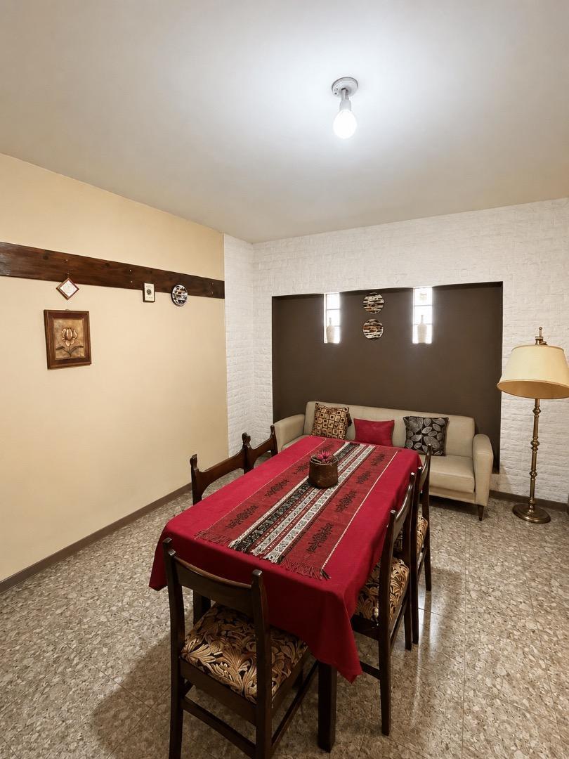 Foto de Casa a la venta 3 Amb + dpto 3 Amb al fondo en Merlo centro, imagen 3