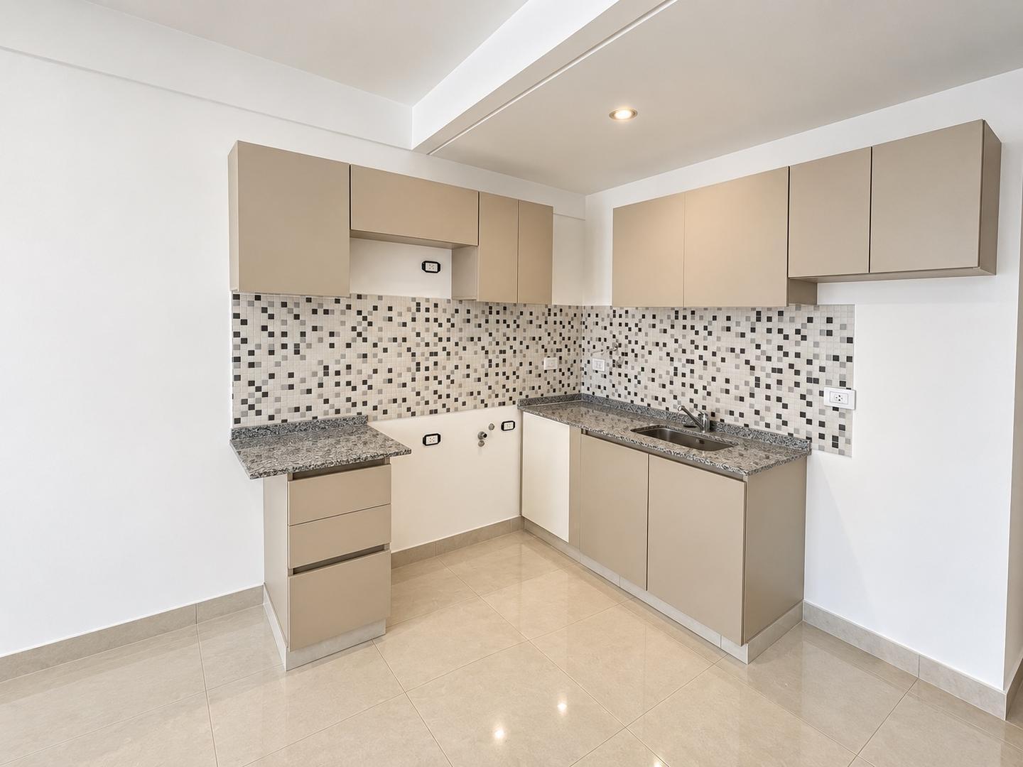Foto de VENTA DEPARTAMENTO 2 AMBIENTES PLANTA BAJA CON PATIO MERLO, imagen 2