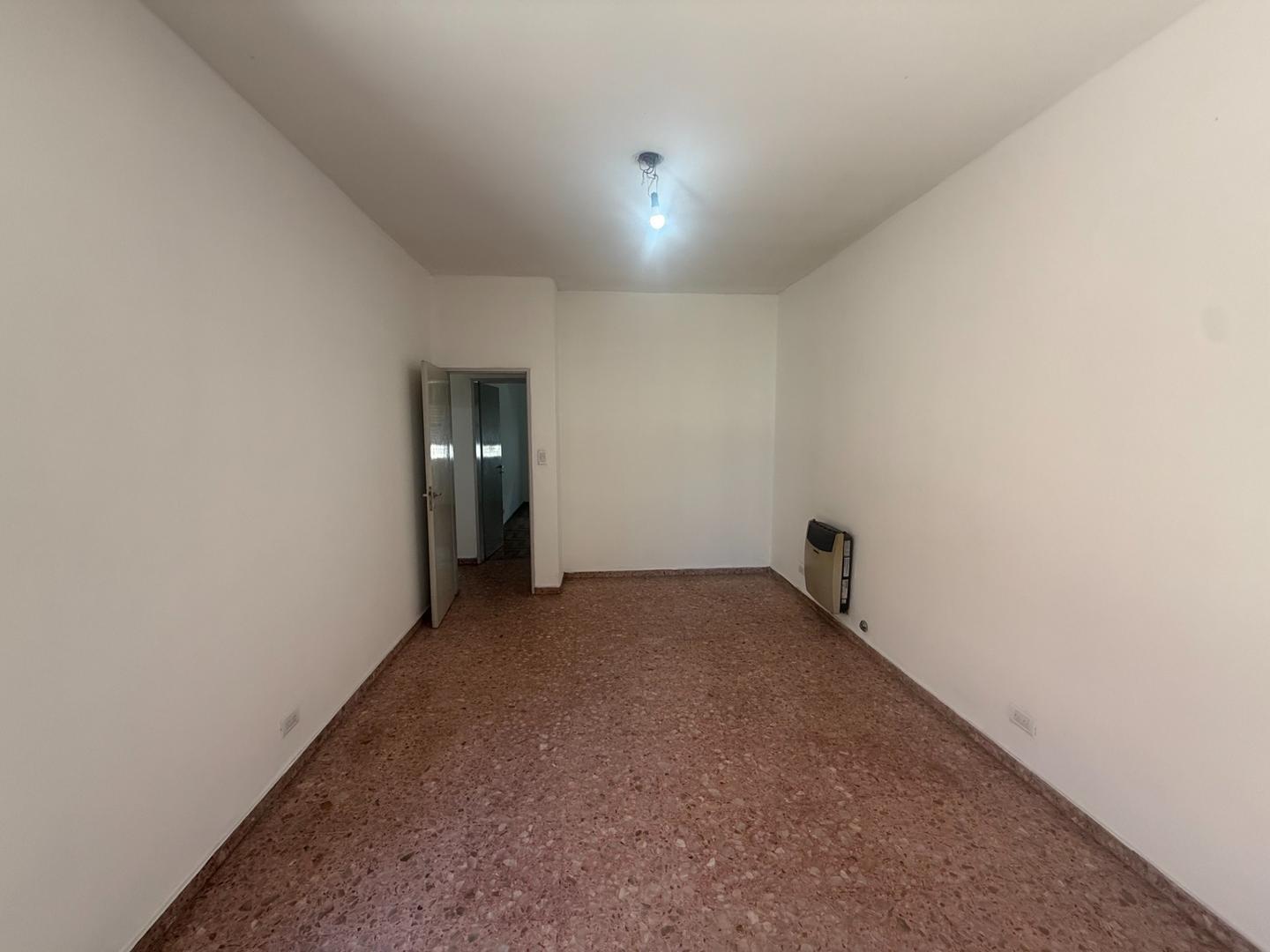 Foto de ALQUILER CASA 2 DORMITORIOS FONDO LIBRE MERLO NORTE, imagen 3