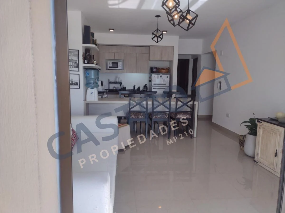 En Venta Departamento de 1 Dormitorio en Macrocentro (Pueyrredon y Aniceto) 2