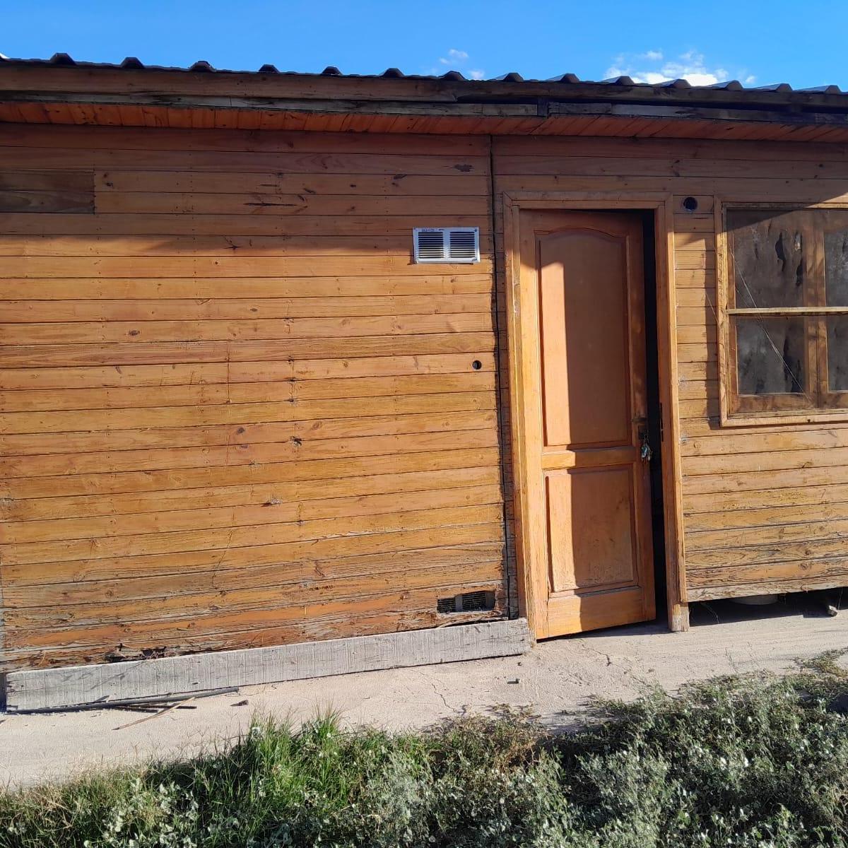 Terreno con Casa Prefabricada a Reciclar 4