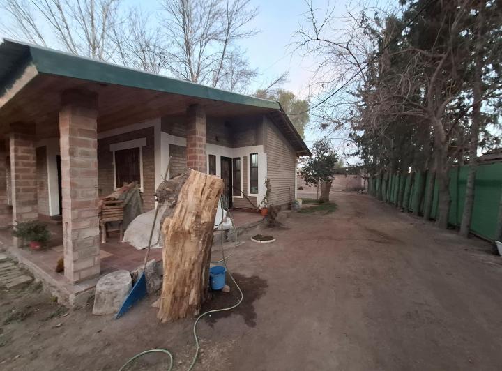 Se vende casa ubicada entre las calles C. El Alto y Fernández, San Martin.  2