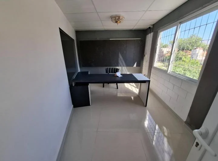 ¡Alquiler de Local Comercial!! Ubicado en Bandera de los Andes 6100, Guaymallen. 5