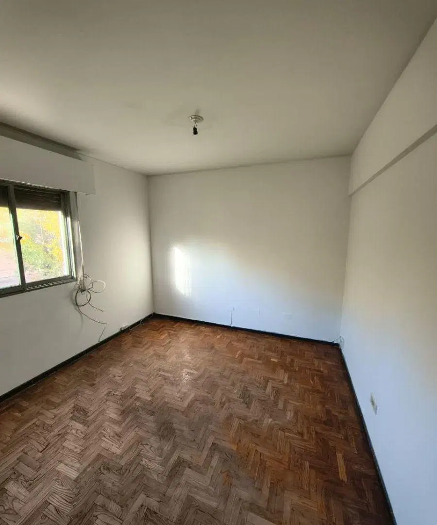 Departamento 3 Dormitorios + Dependencia | Ubicación estratégica: Rivadavia 536, 5