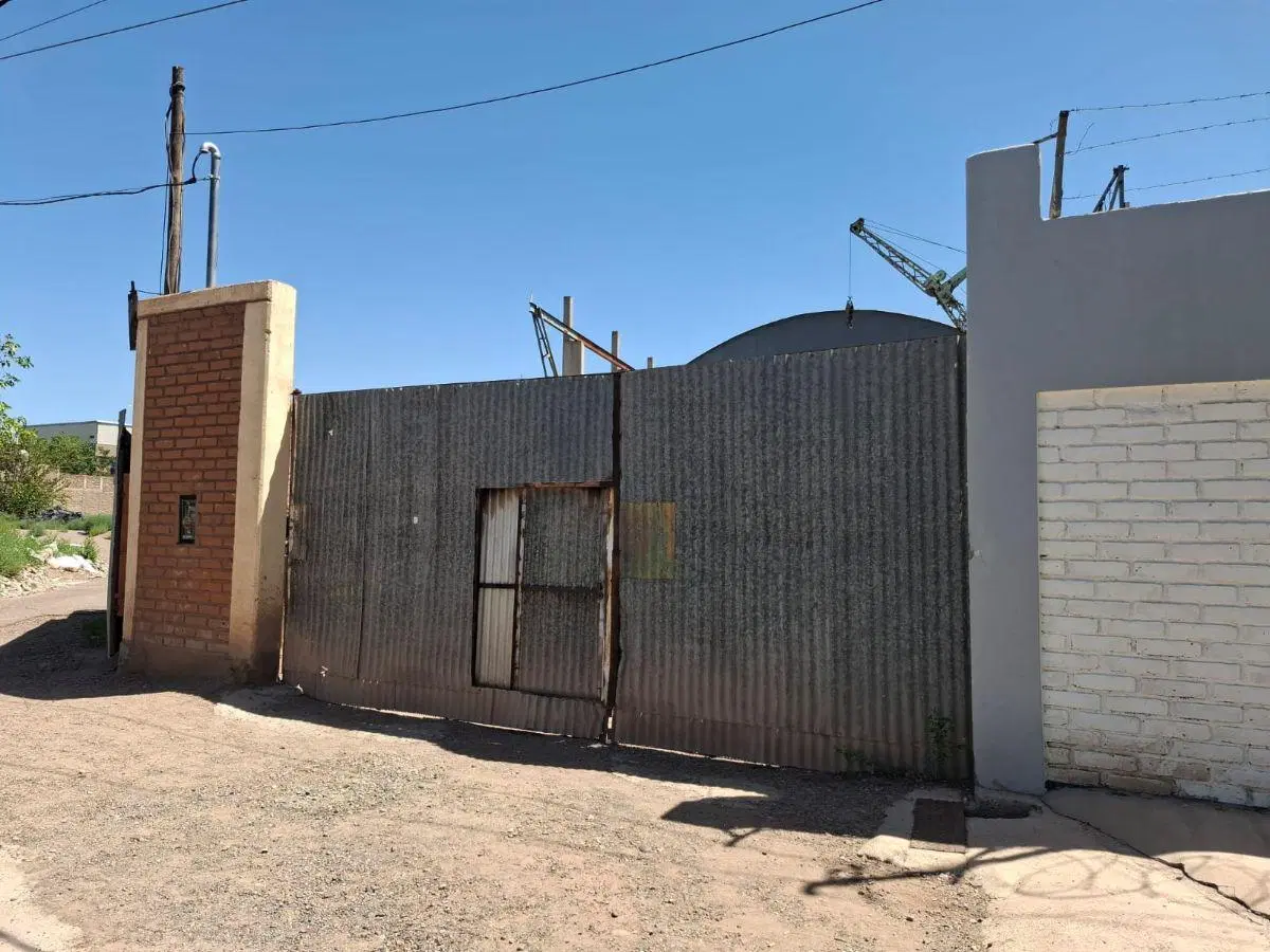 ¡Oportunidad! Se alquila galpón de 500 m2 en calle Mexico, Dorrego, Mendoza. 2