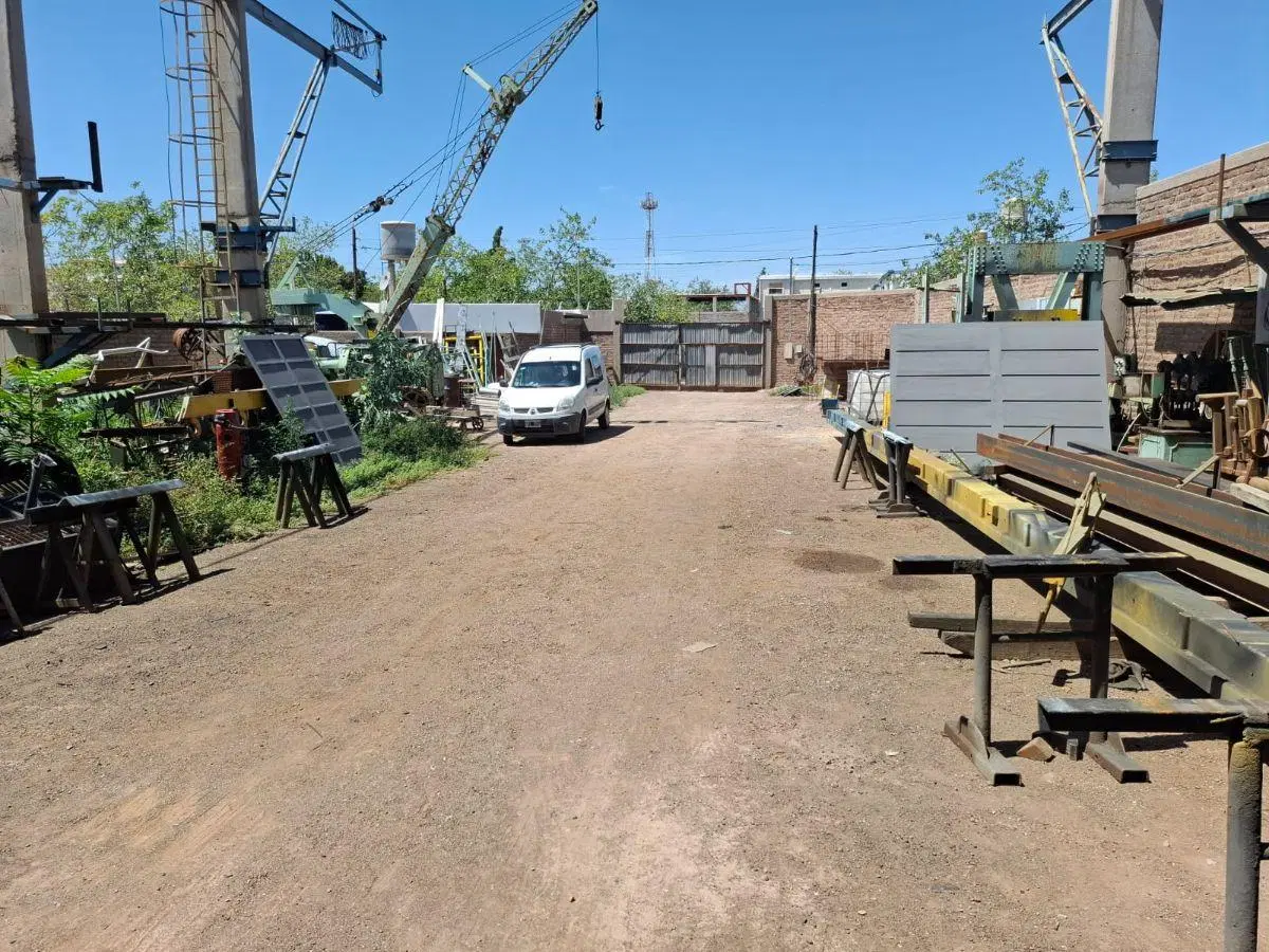 ¡Oportunidad! Se alquila galpón de 500 m2 en calle Mexico, Dorrego, Mendoza. 4